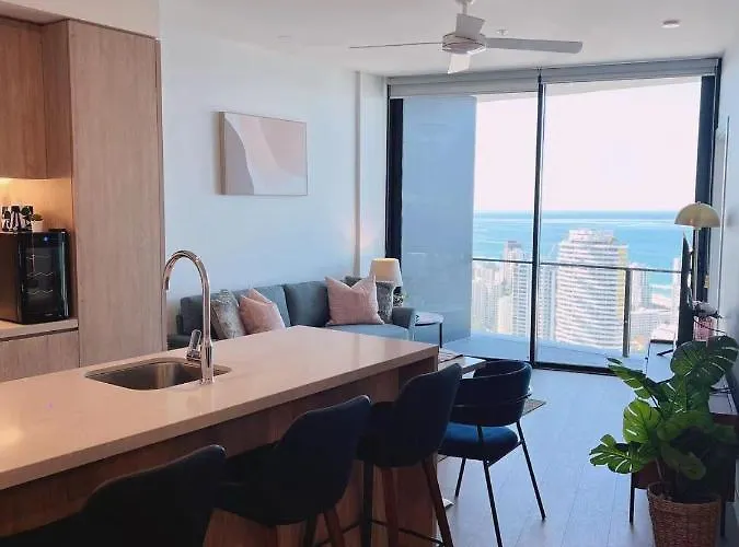2 Bedroom Luxurious Family Apartment On 40Th Floor With Amazing Ocean Coastline Broadbeach Gold Coast Gc40