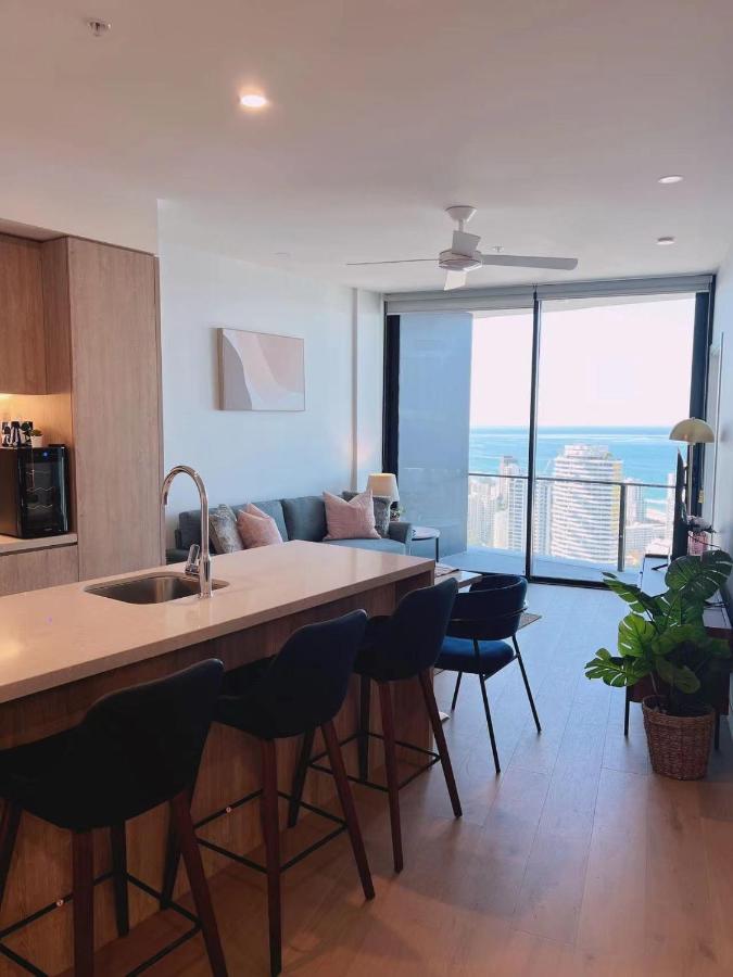 Apartment 2 Bedroom Luxurious Family On 40th Floor With Amazing Ocean Coastline Broadbeach Gc40 Gold Coast