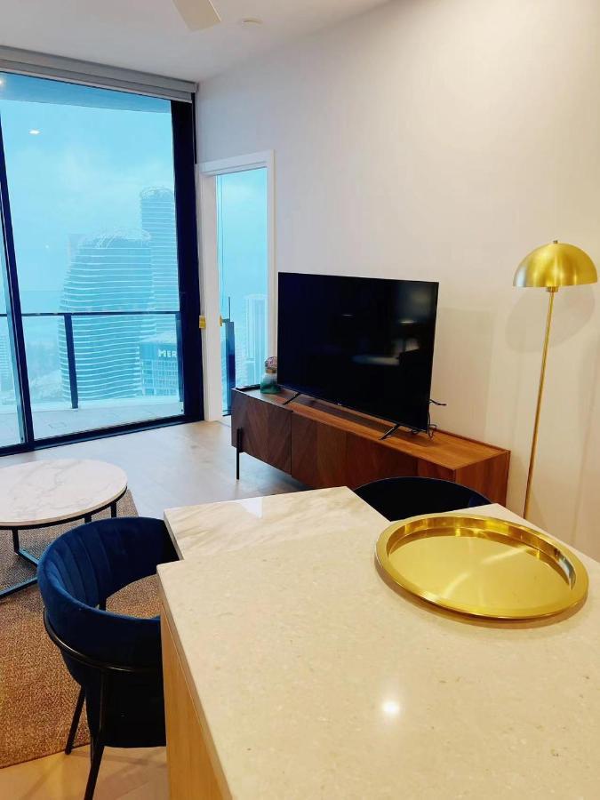 2 Bedroom Luxurious Family On 40th Floor With Amazing Ocean Coastline Broadbeach Gc40 Apartment