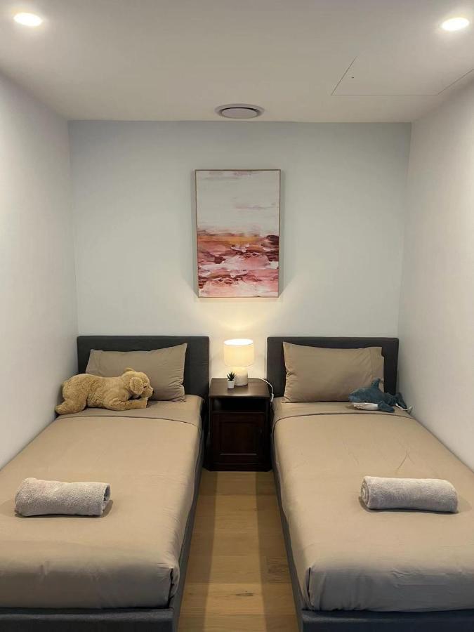 Apartment 2 Bedroom Luxurious Family On 40th Floor With Amazing Ocean Coastline Broadbeach Gc40 *