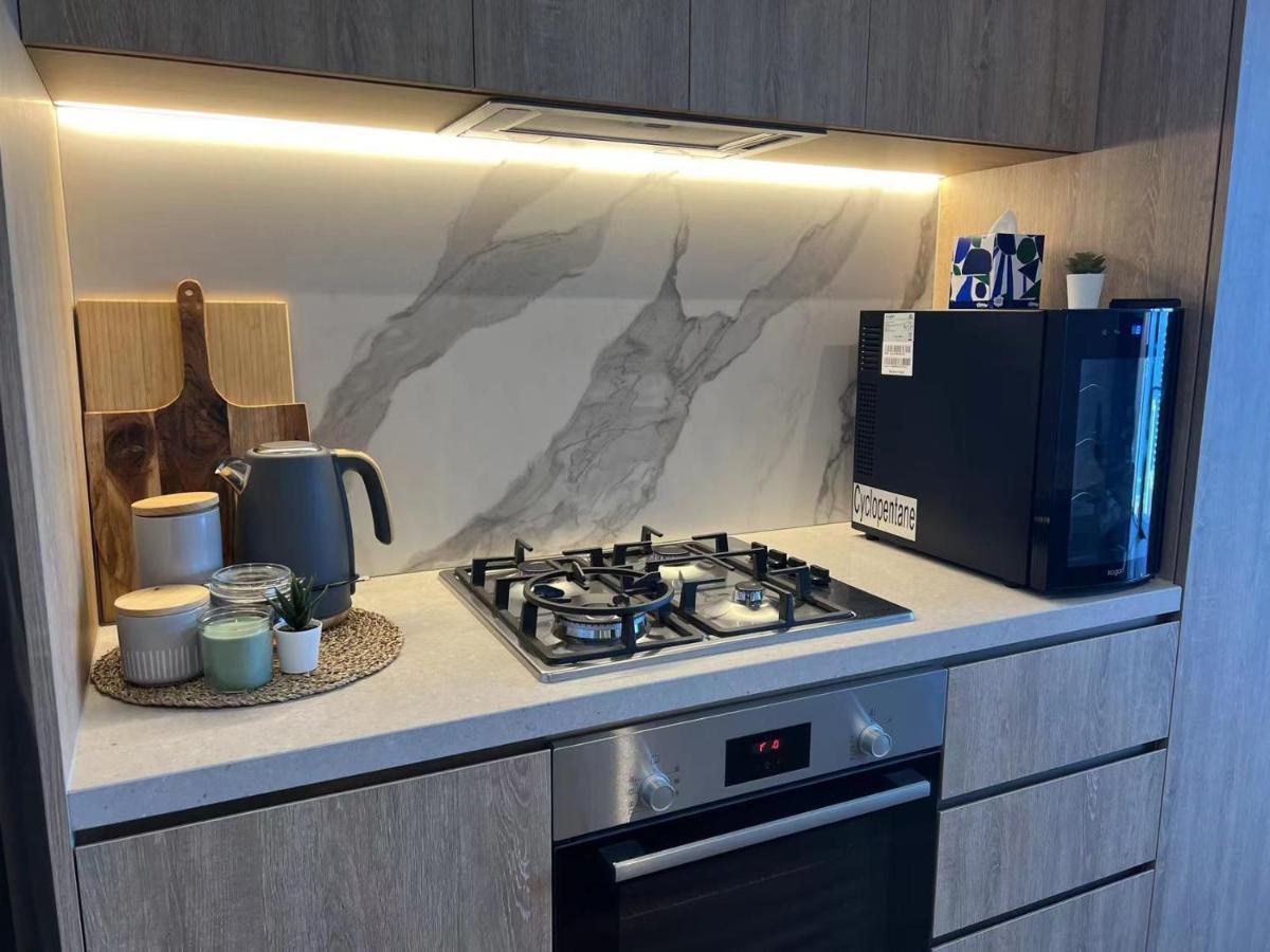2 Bedroom Luxurious Family On 40th Floor With Amazing Ocean Coastline Broadbeach Gc40 *